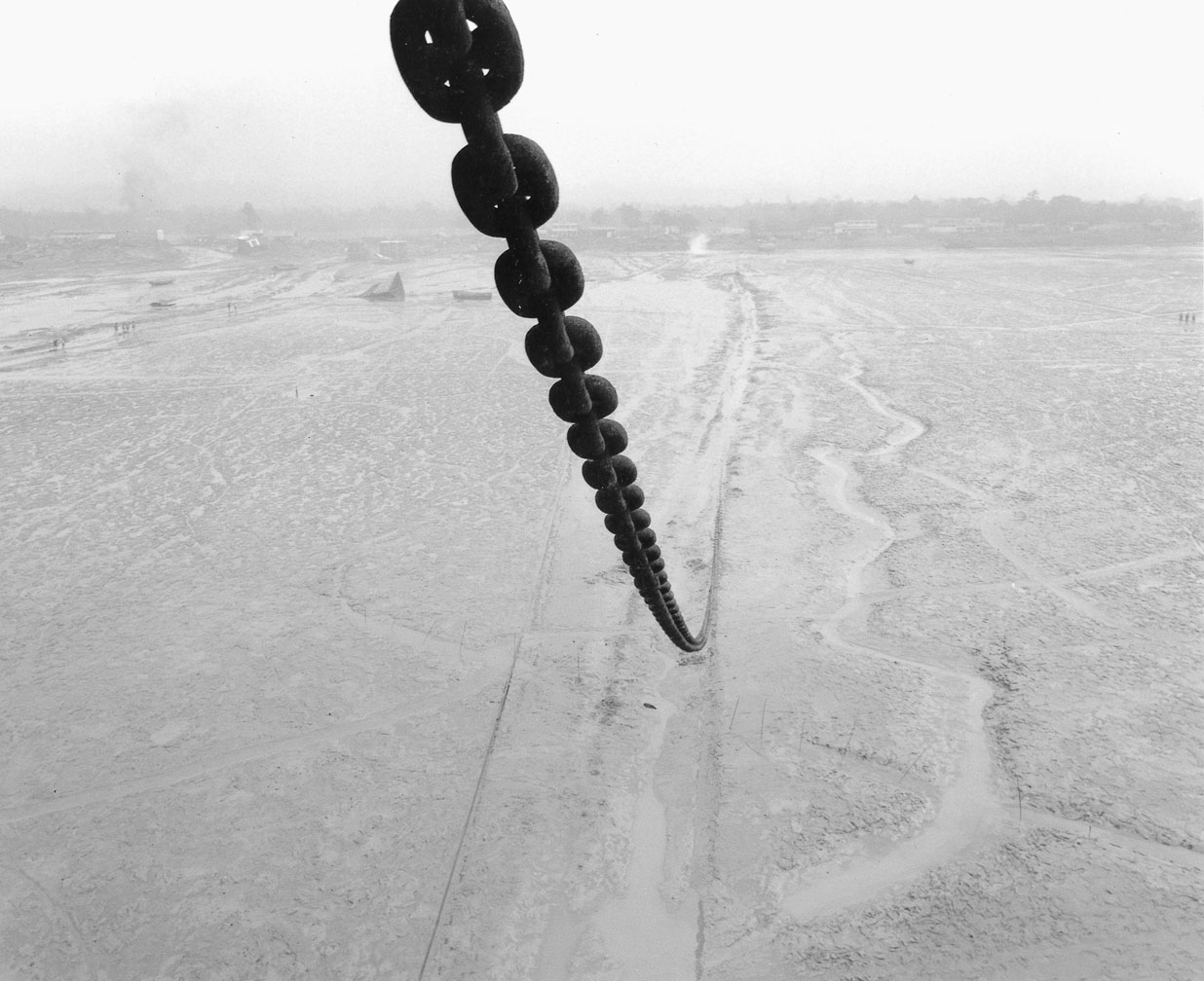 ANCHOR CHAIN PAID OUT, CHITTAGONG, BANGLADESH ANCHOR CHAIN PAID OUT, CHITTAGONG, BANGLADESH by CLAUDIO CAMBON