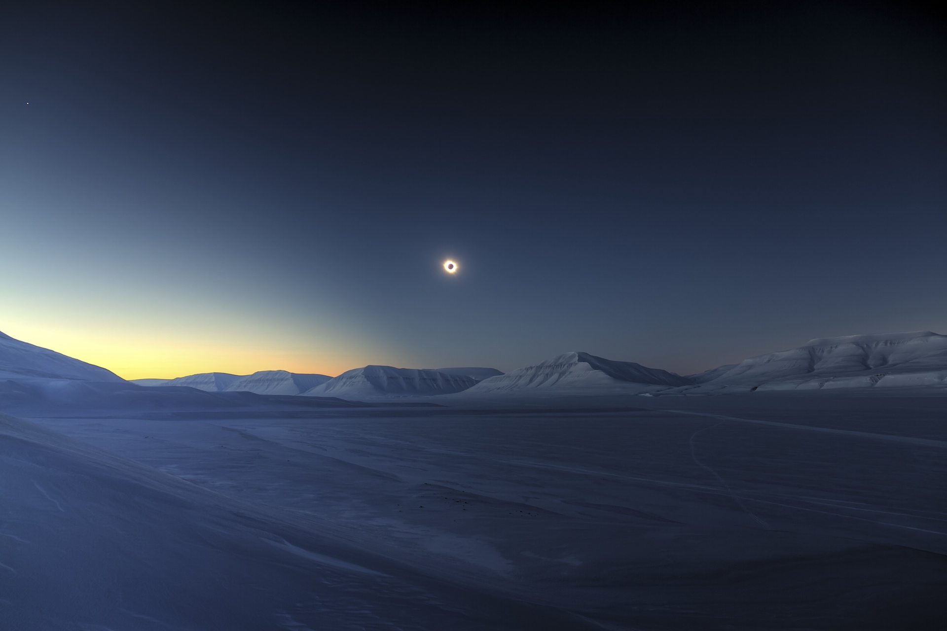 Eclipse totality over Sassendalen Eclipse totality over Sassendalen by LUC JAMET
