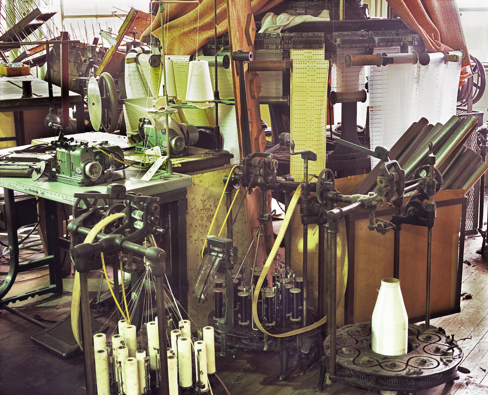 Loom Loom by DAVID RICCI